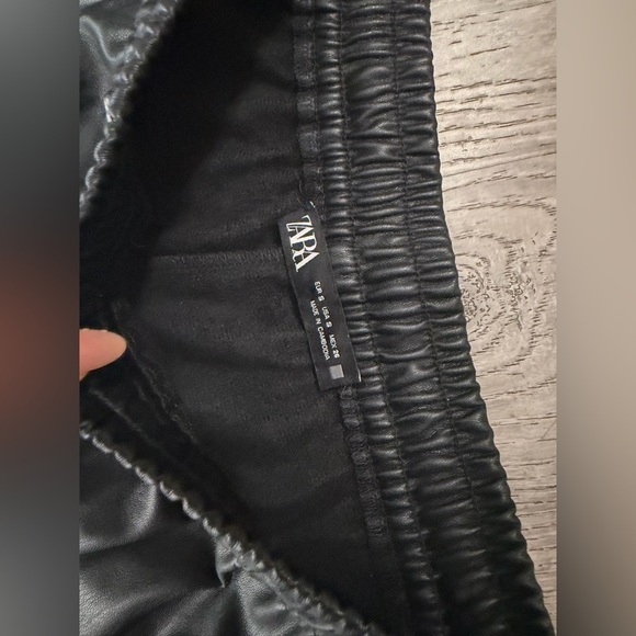 Zara Black Faux Leather Pants - Picture 3 of 3